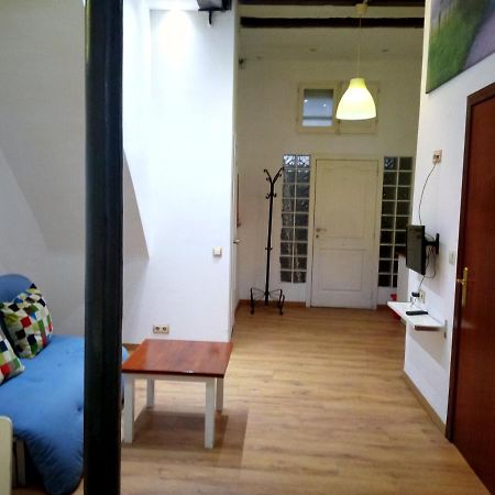027 Caterina Look Derecha Barcelona Exterior foto